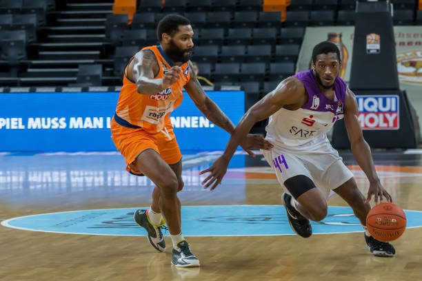 队的故事仍 队的故事仍