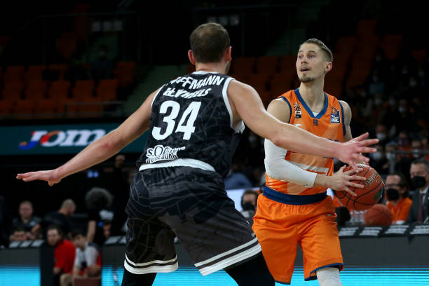 合球队的 合球队的