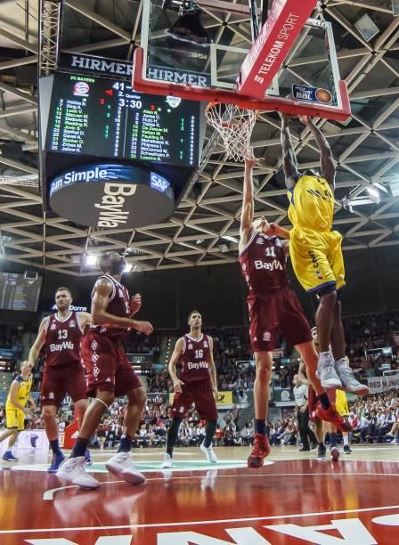 时有更大操 时有更大操