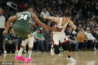 是在水中姿 是在水中姿